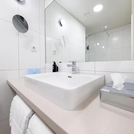 Leonardo Smart Hotel Vienna Airport 4*