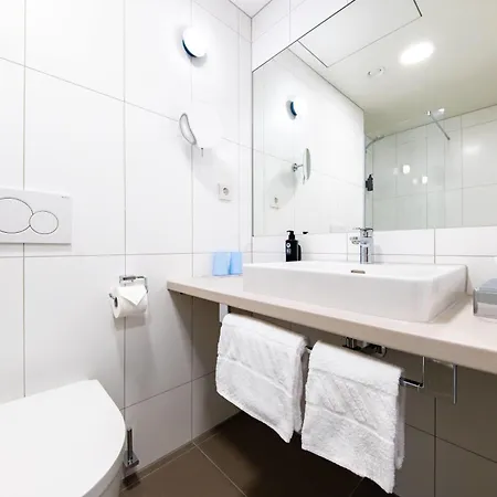 Leonardo Smart Vienna Airport 4*
